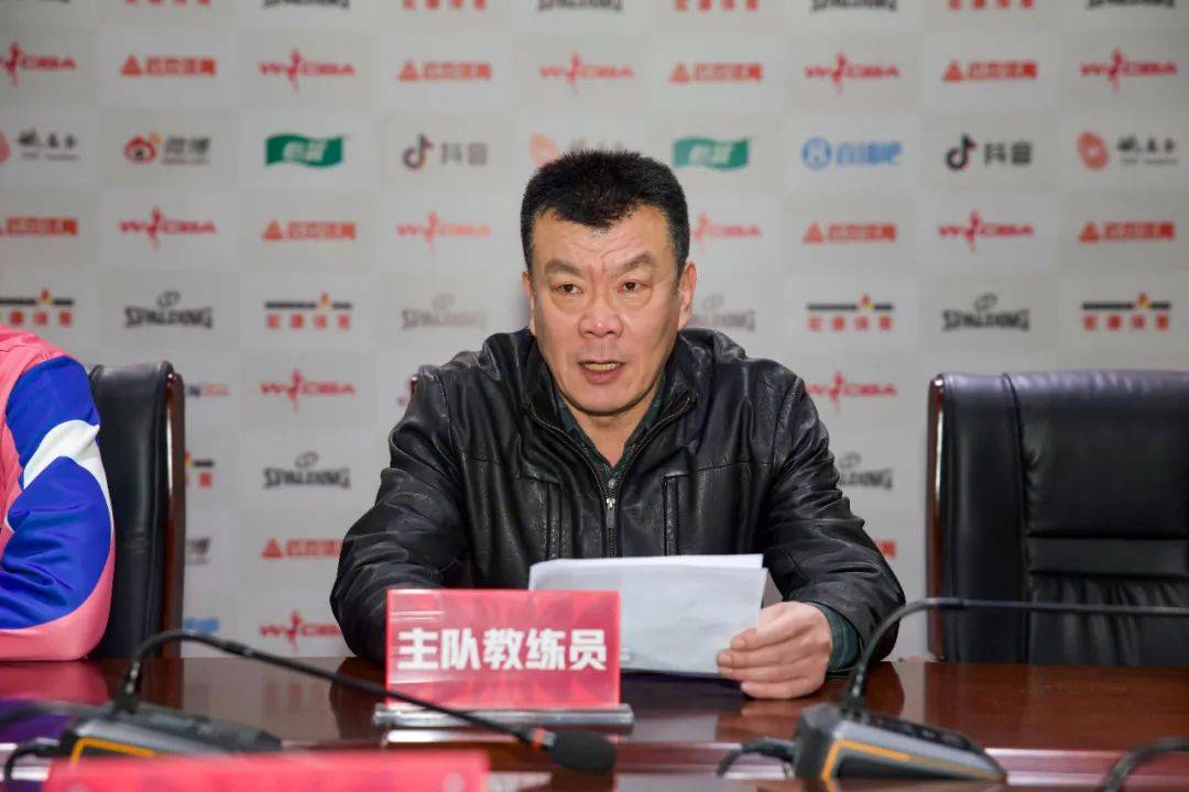 新任主帅带领球队获胜！团队凝聚力大幅提升！的简单介绍