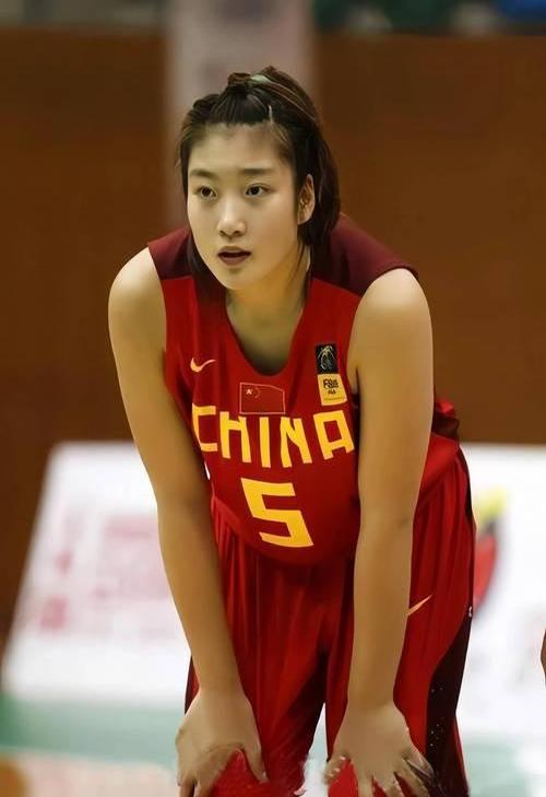 5战征服主帅!中国女篮23岁王牌诞生:新版李梦三分真准的简单介绍