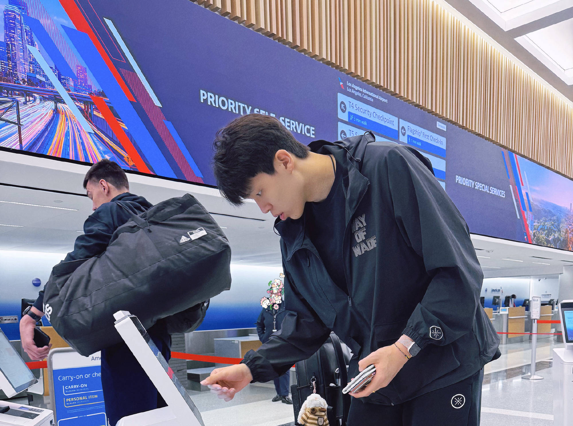 “最强助威团”已经出发！杨瀚森父母赴美为儿子NBA选秀助阵