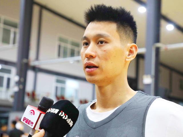小球是趋势不能因为是大个就让球队适应我