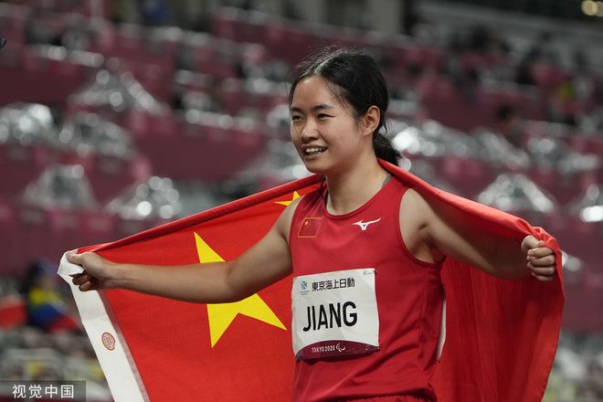 南非选手跨出迈人之路，收获金银牌