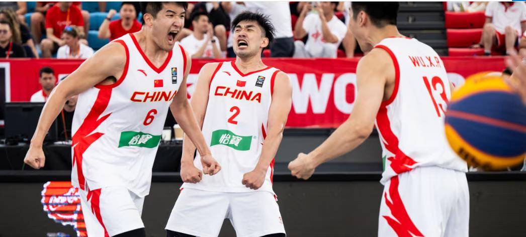 孰与国家队争锋，沸腾的球场上演激烈拼搏的简单介绍